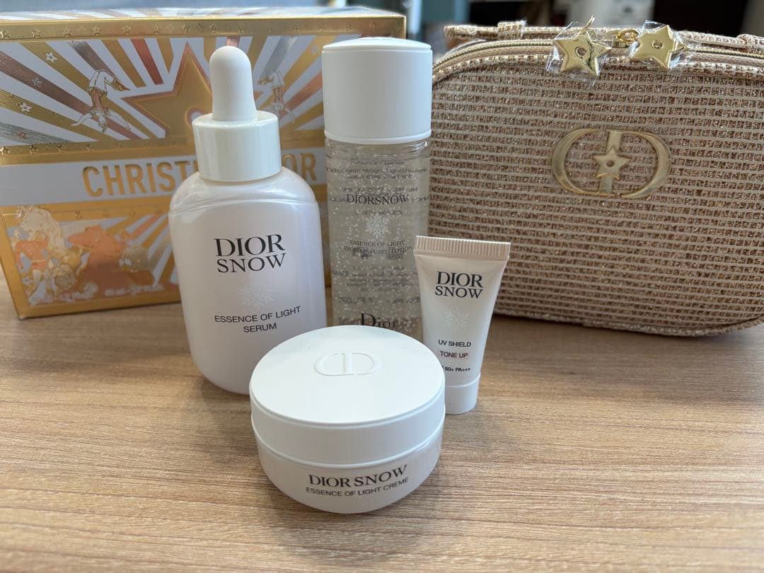 【限定品】Dior ディオール スノー エッセンス ホリデー★サンプル付