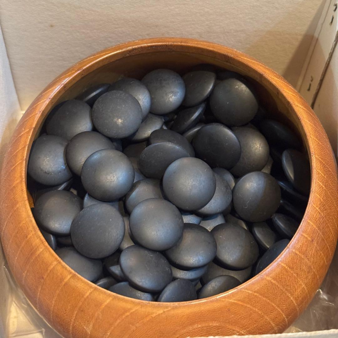 454＊ 高級碁石・碁笥セット 本蛤碁石 那智黒 特大 桜生地 木製碁笥 箱付き