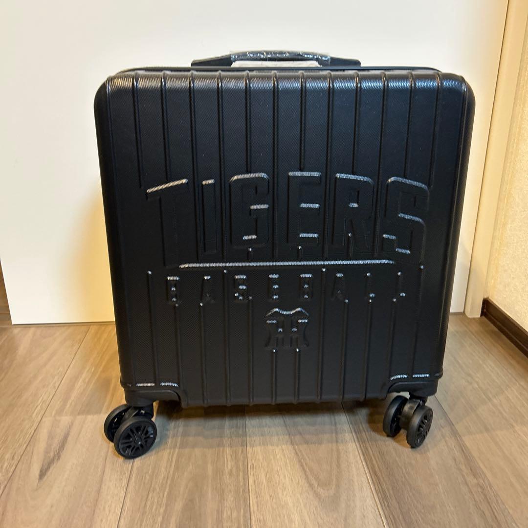 TIGERS ブラック キャリーケース