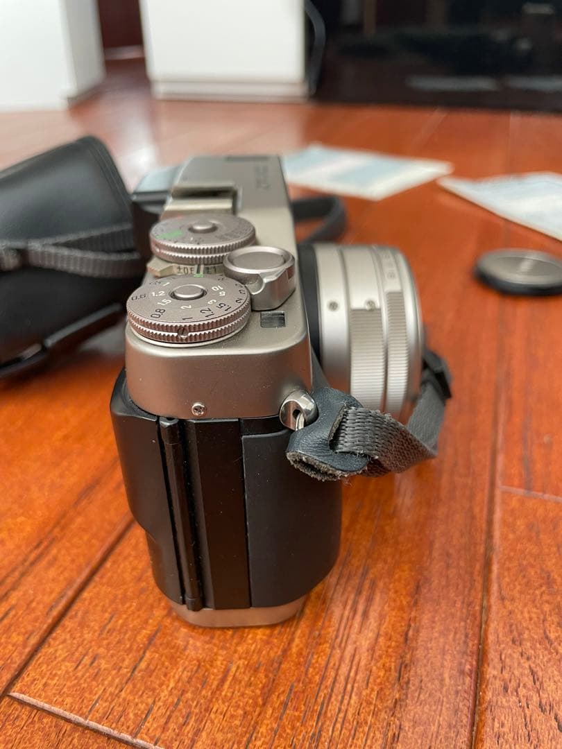 CONTAX G1＋35mm F2レンズ 、TLA 200フラッシュ、取説付