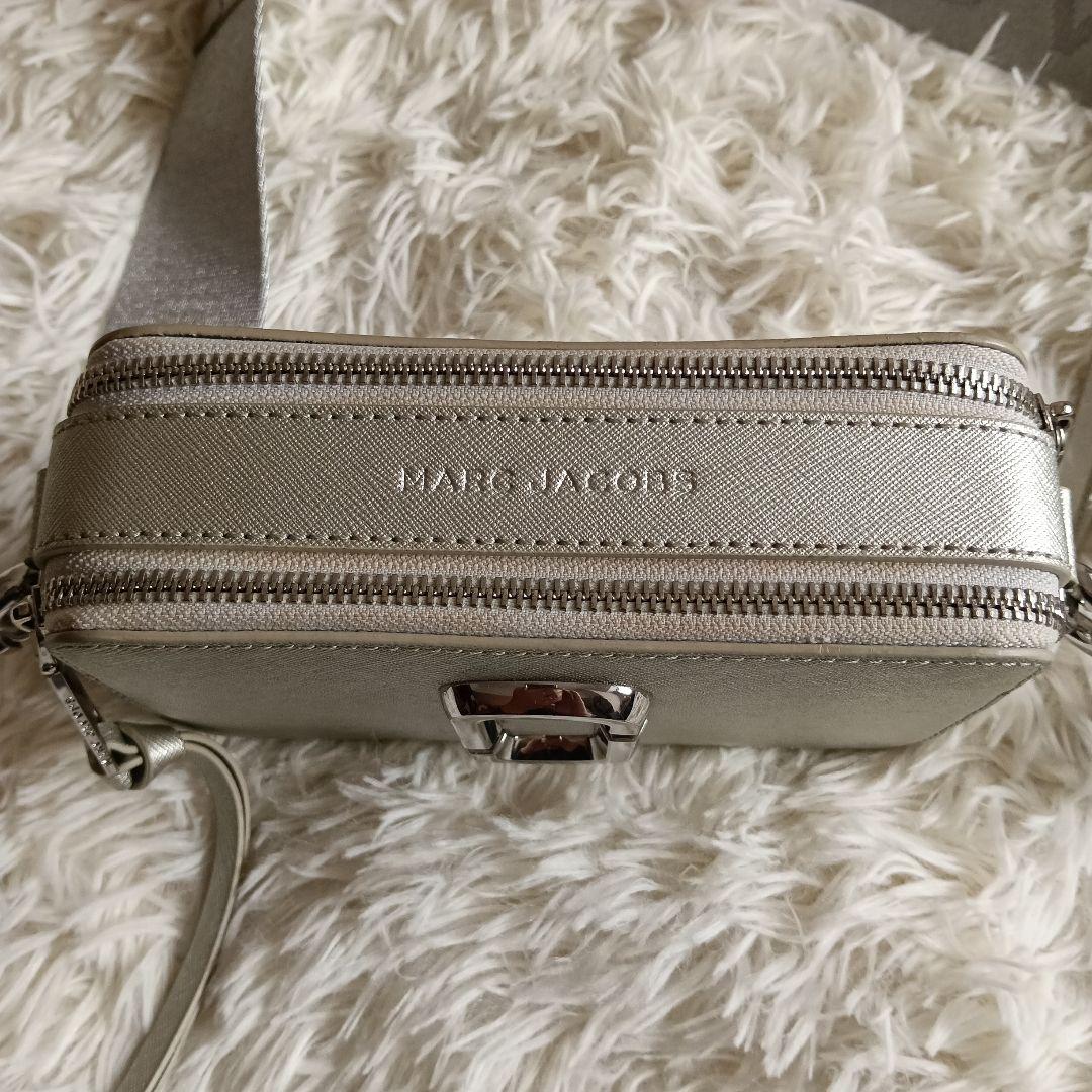 MARK JACOBSマークジェイコブスシルバーショルダーバッグ