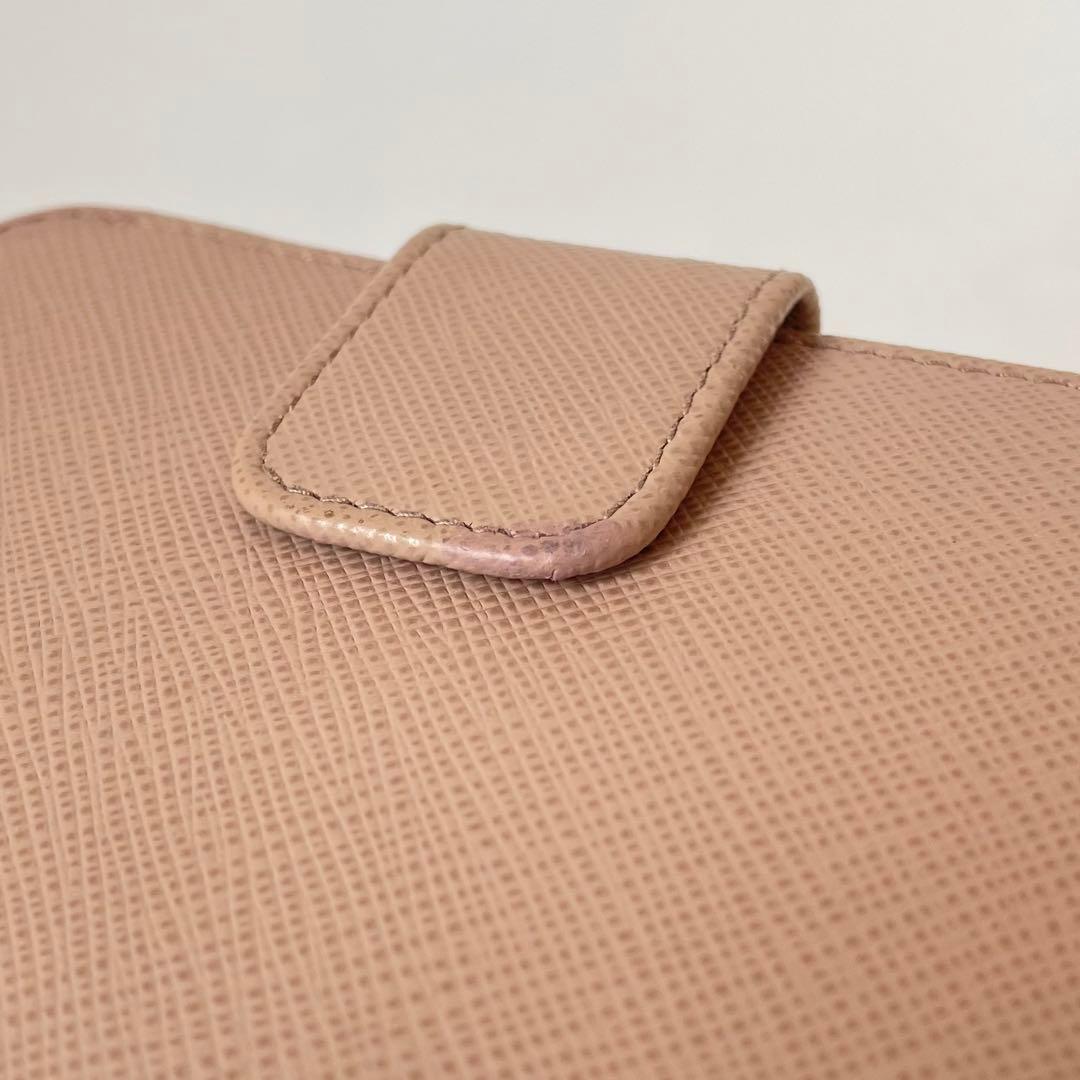 【美品】プラダ 二つ折り財布 サフィアーノ ベージュ レッド 1ML018