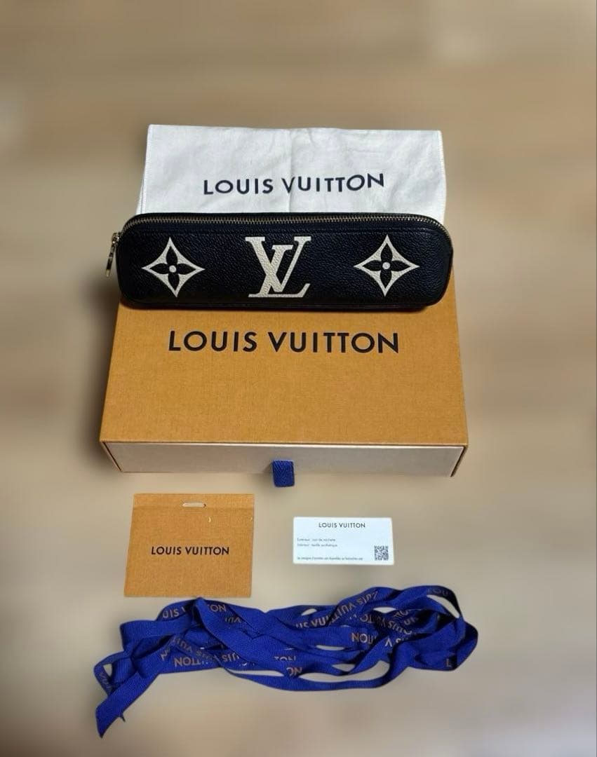 LOUIS VUITTON トゥルース・エリザベット ポーチ ペンケース