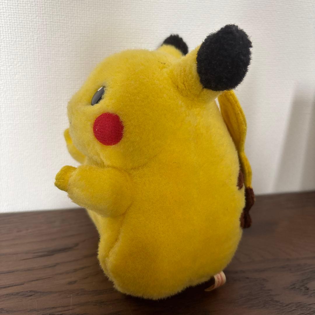 お腹を押すと鳴く TOMY ピカチュウ ぬいぐるみ 初期