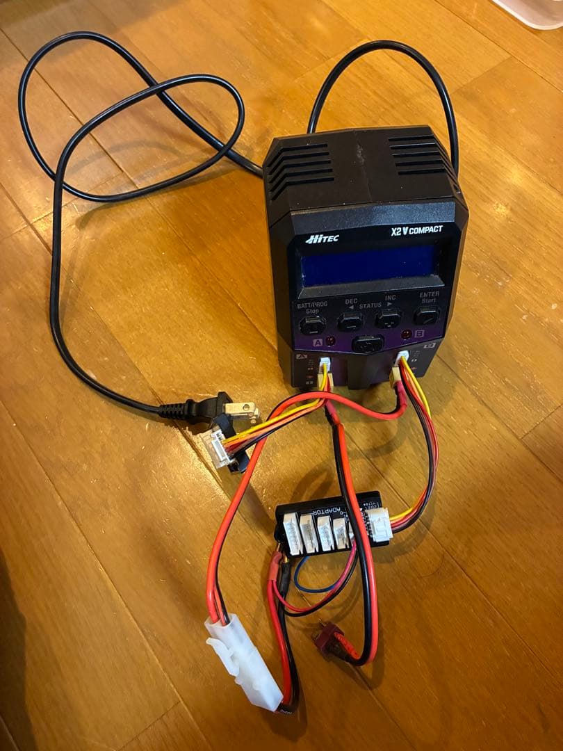 ウ*ー様 Hitec X2 V COMPACT バッテリー充電器　ハイテック　5