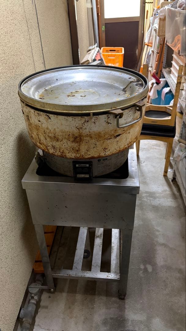 4升炊きガス釜、内側にテフロン加工してます。