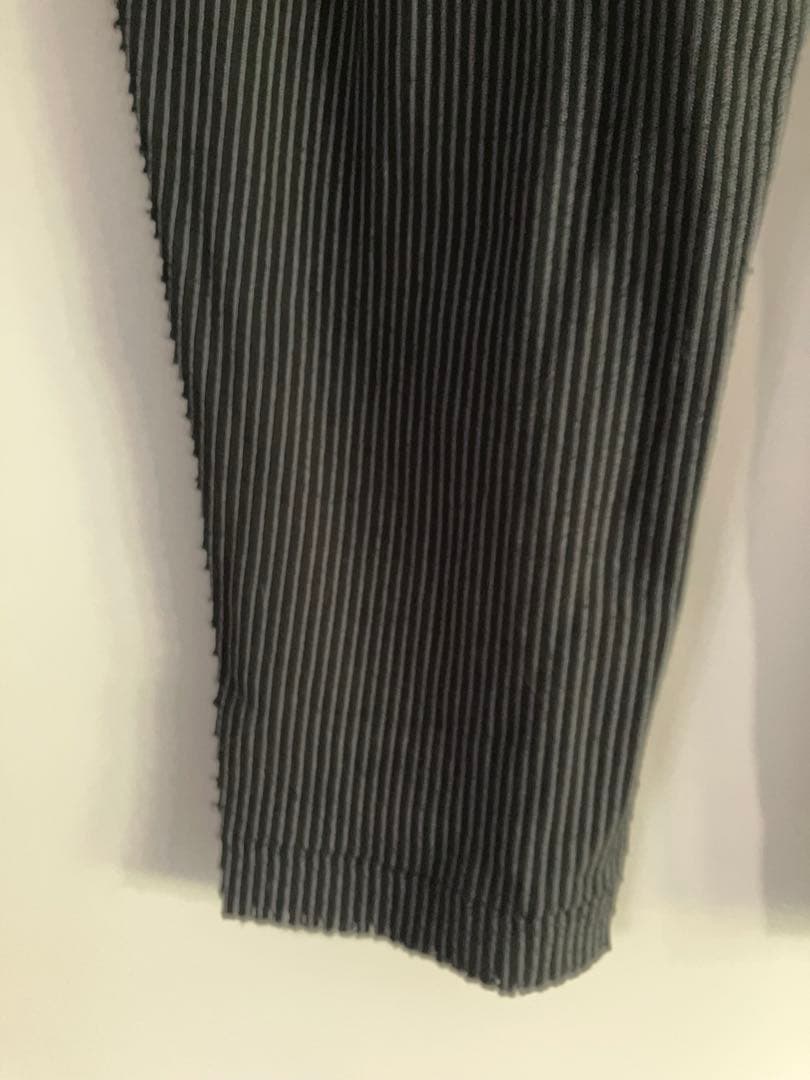 イッセイミヤケ サルエルパンツ 黒と白のストライプ