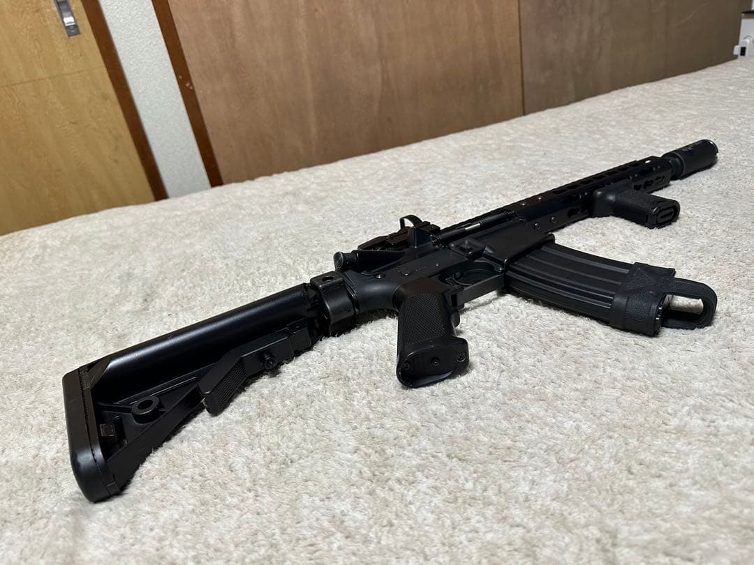 東京マルイ 次世代電動ガン M4A1 CQB-R カスタム付 属品多数