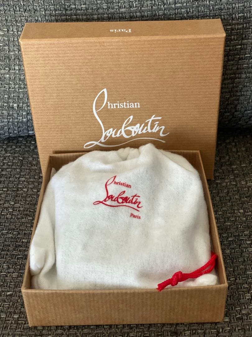 クリスチャンルブタン☆二つ折りコンパクト財布　新品未使用品 国内正規品☆