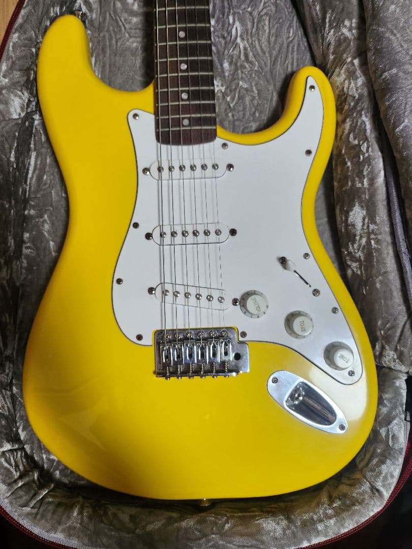 Squier by Fenderストラトキャスター ケース付