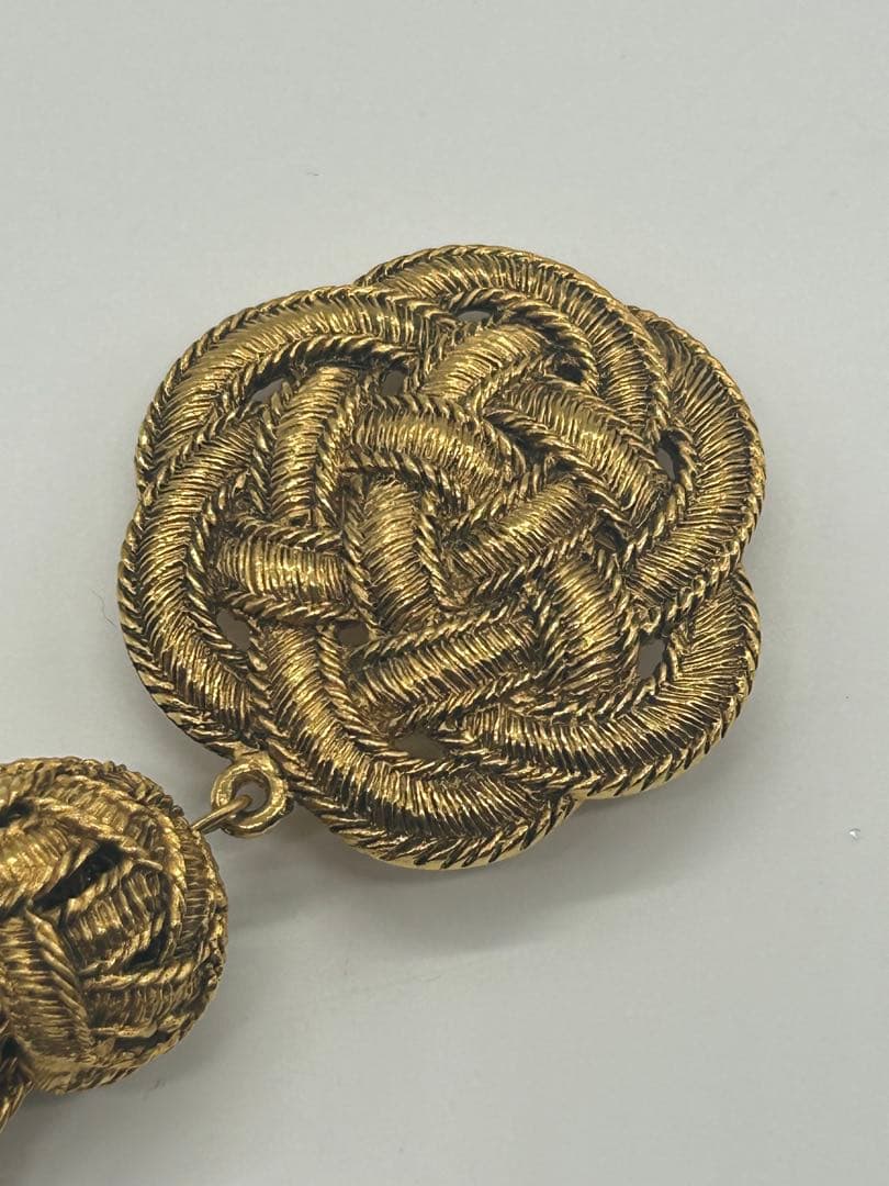 希少ungaro ウンガロ ヴィンテージブローチ タッセル ロープ編み ゴールド