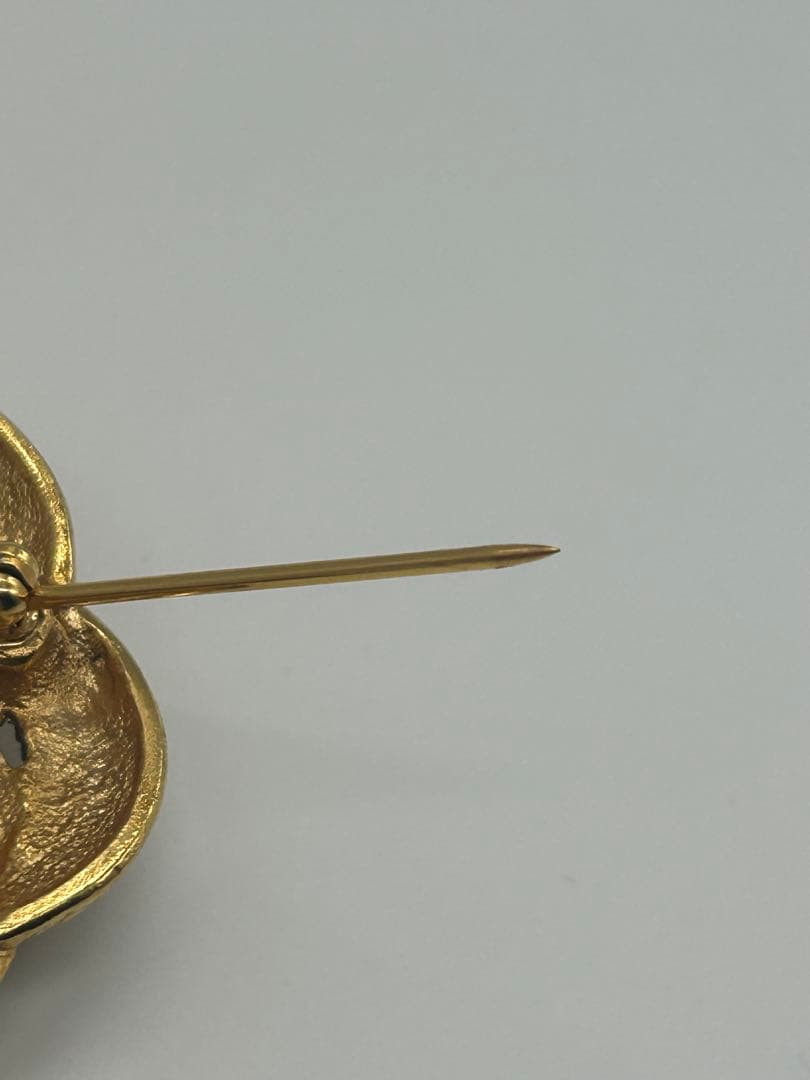 希少ungaro ウンガロ ヴィンテージブローチ タッセル ロープ編み ゴールド