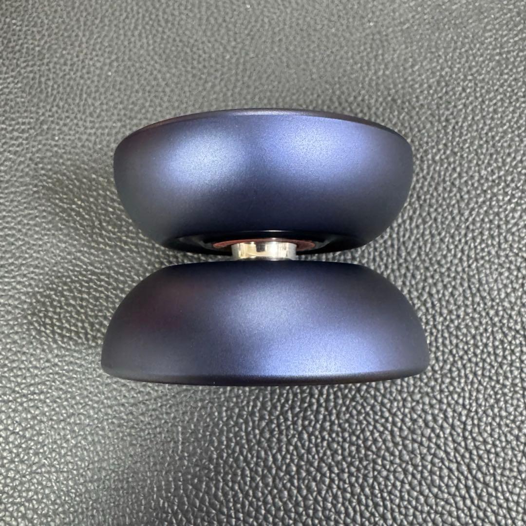 オーセンティック、ヌードトランプ