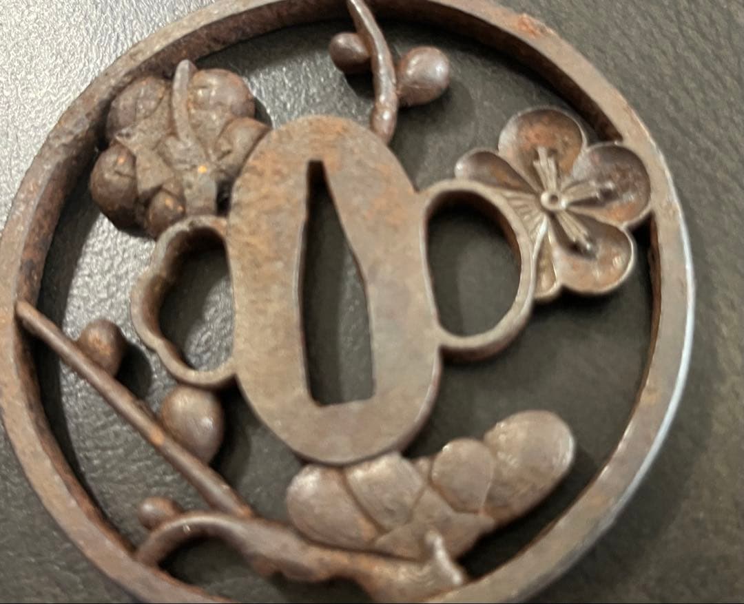 鍔　刀鍔　鉄地　梅透かし　大小セット