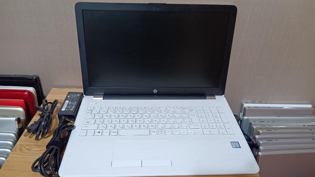 hp 15-bs010TU 7世代i5 マーブル調パームレスト⓪