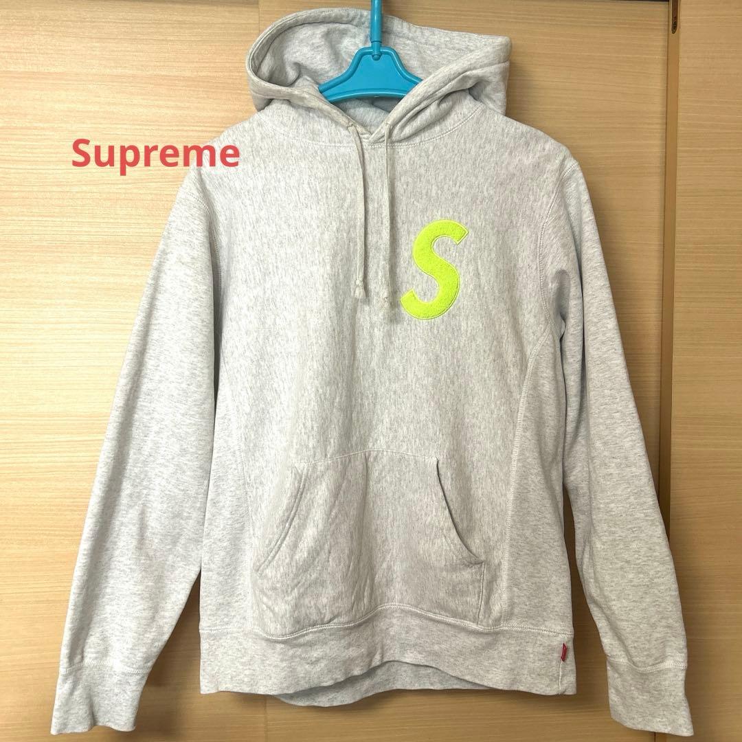エレン Supremeパーカー