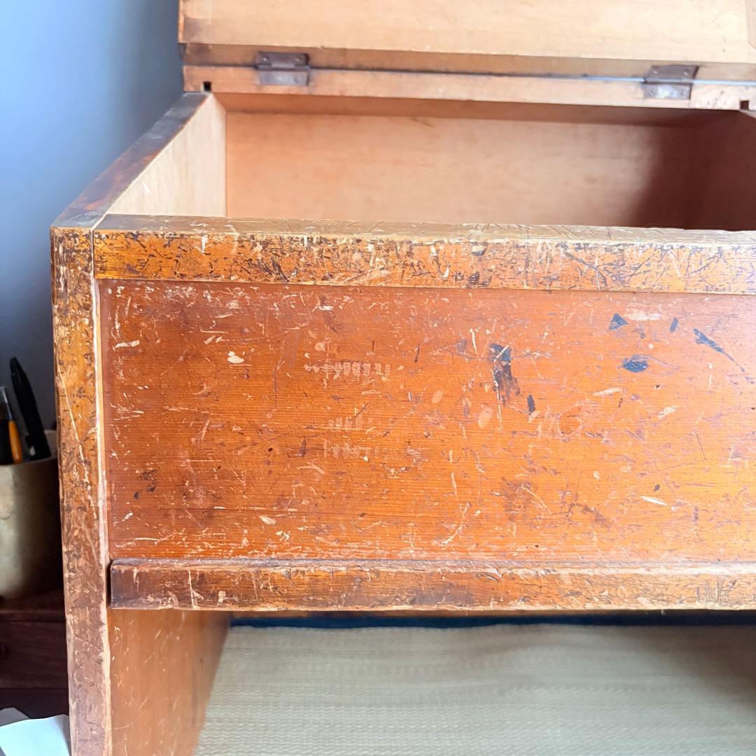 昭和時代の日本和室で使われていた木製の机 時代物　古道具