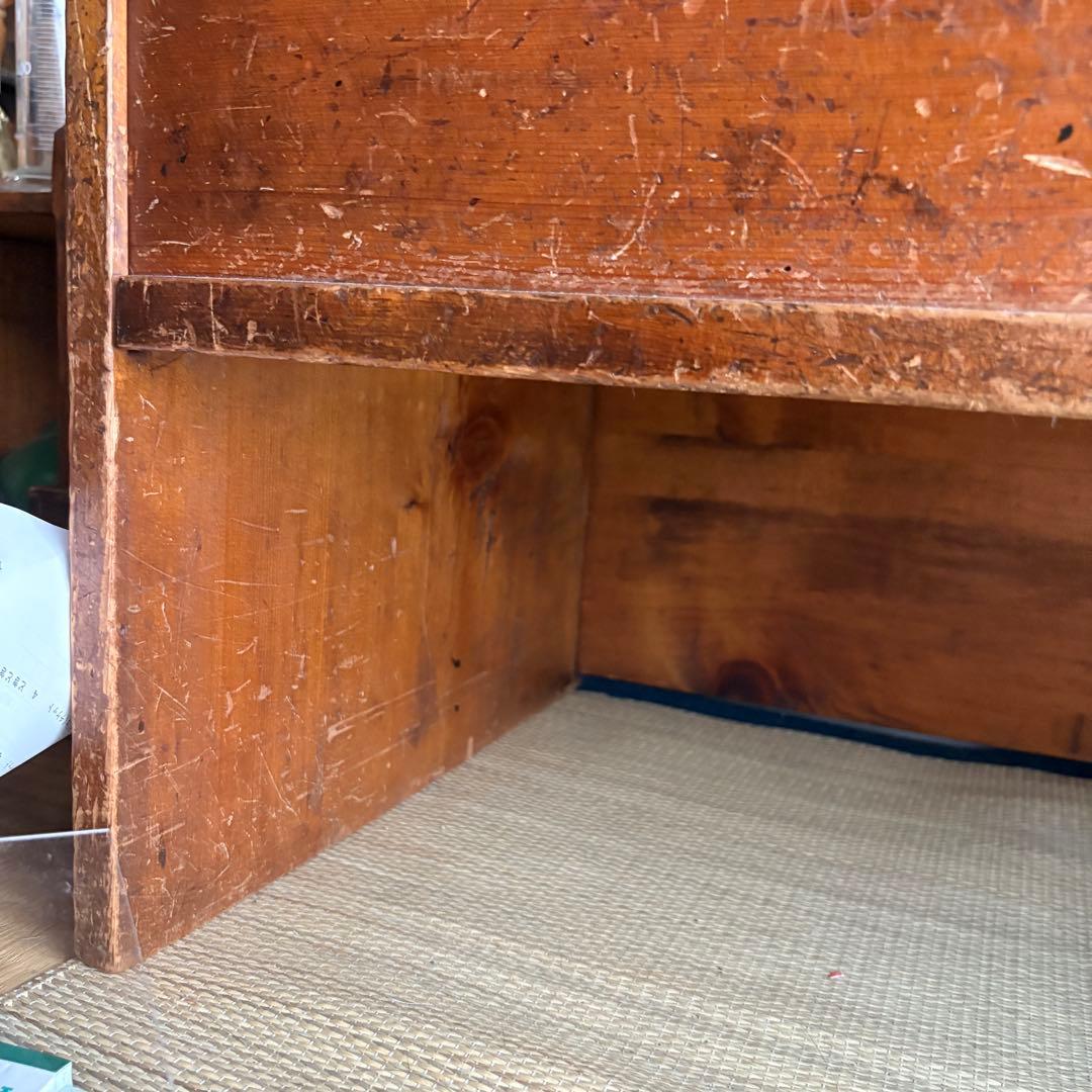 昭和時代の日本和室で使われていた木製の机 時代物　古道具