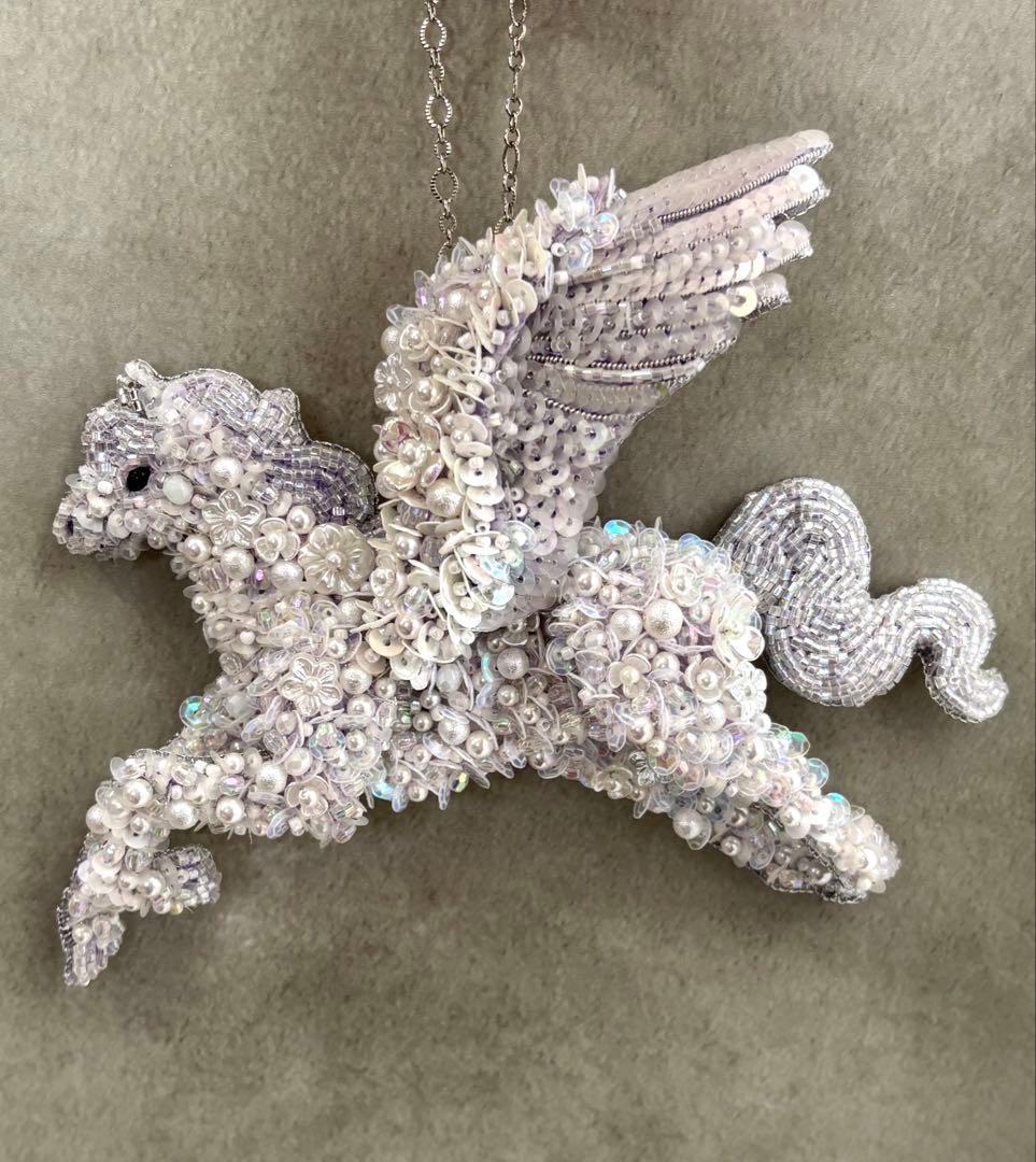 【ペガサス】ビーズ刺繍ブローチバッグチャーム