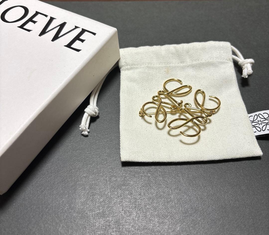 ロエベ　アナグラムブローチ　ゴールド