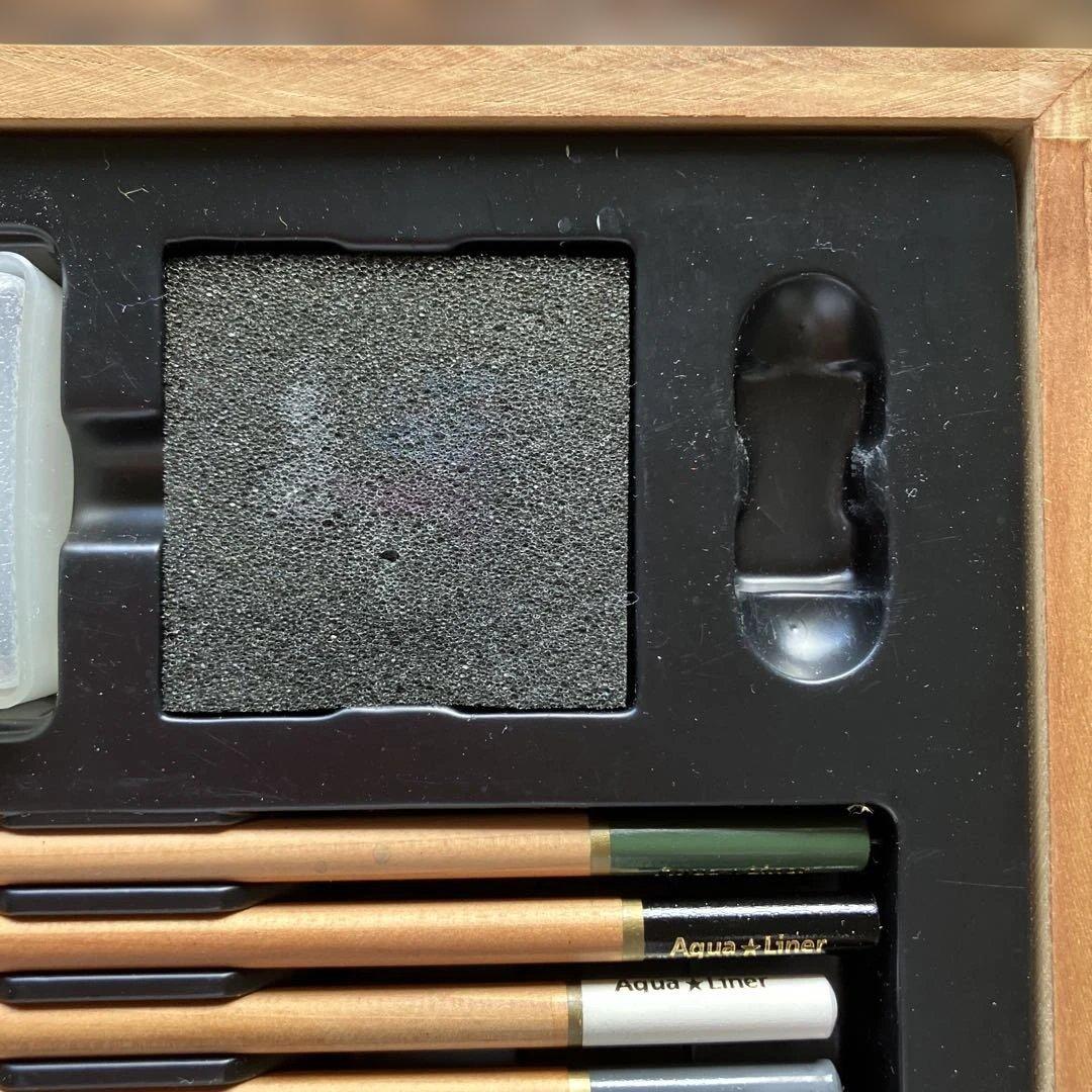 Aqua ★Liner色鉛筆セット　40本　ぬりえ