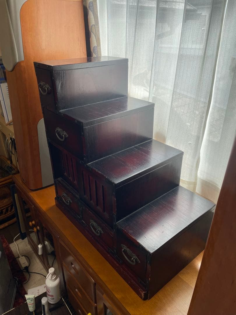 値下！　木製階段状タンス