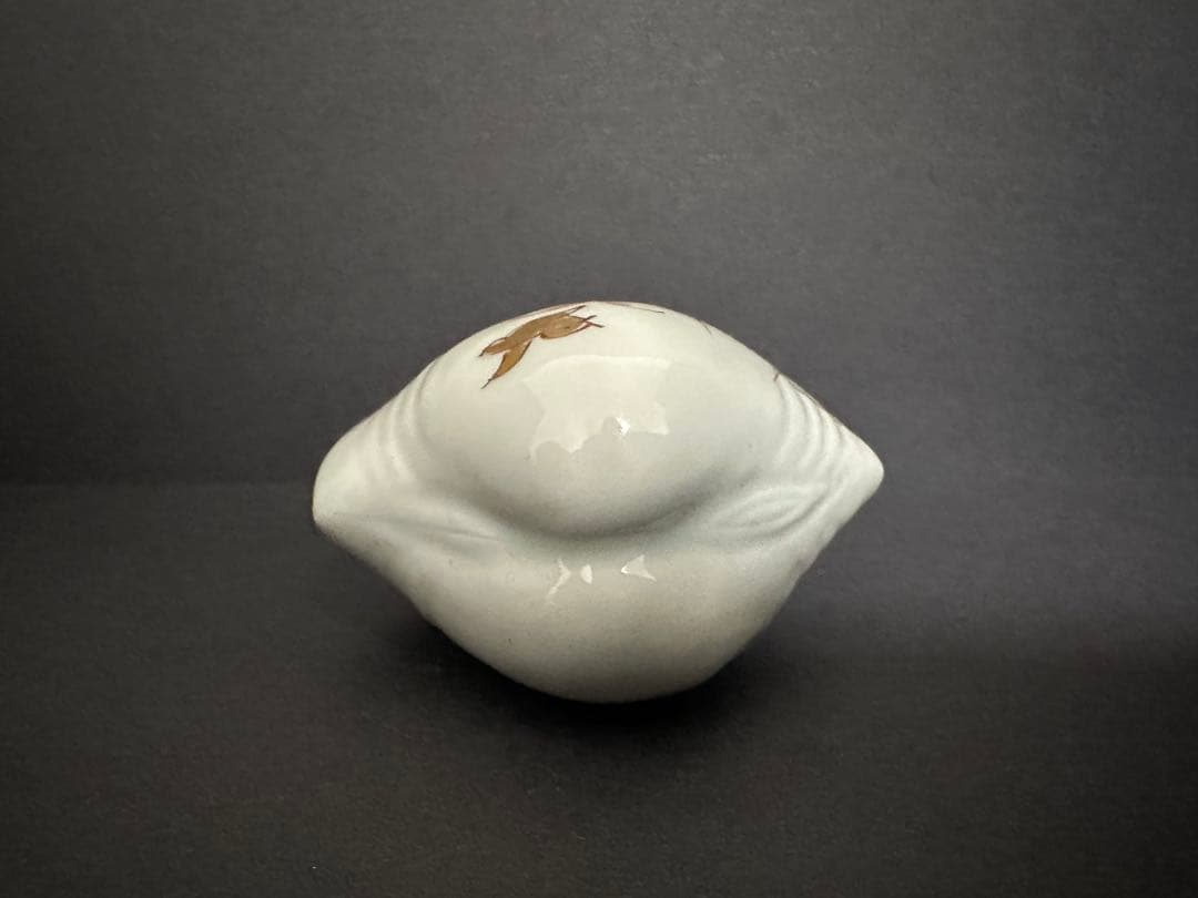 【根付(netsuke)】陶器　色絵烏葦蛇籠文蛤龍宮根付　江戸時代