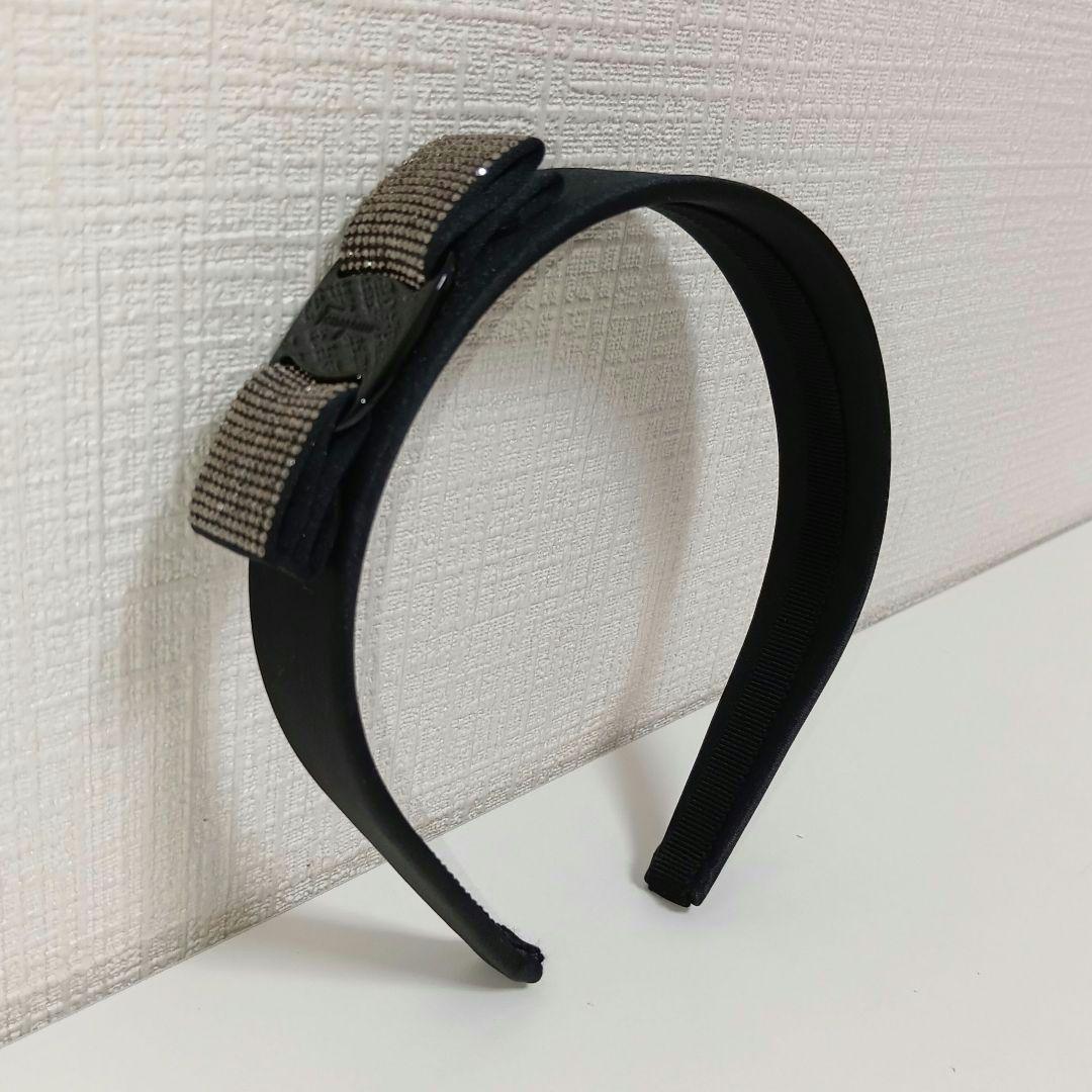 AMG15 サルヴァトーレフェラガモ 美品 ヴァラリボン カチューシャ 髪留め