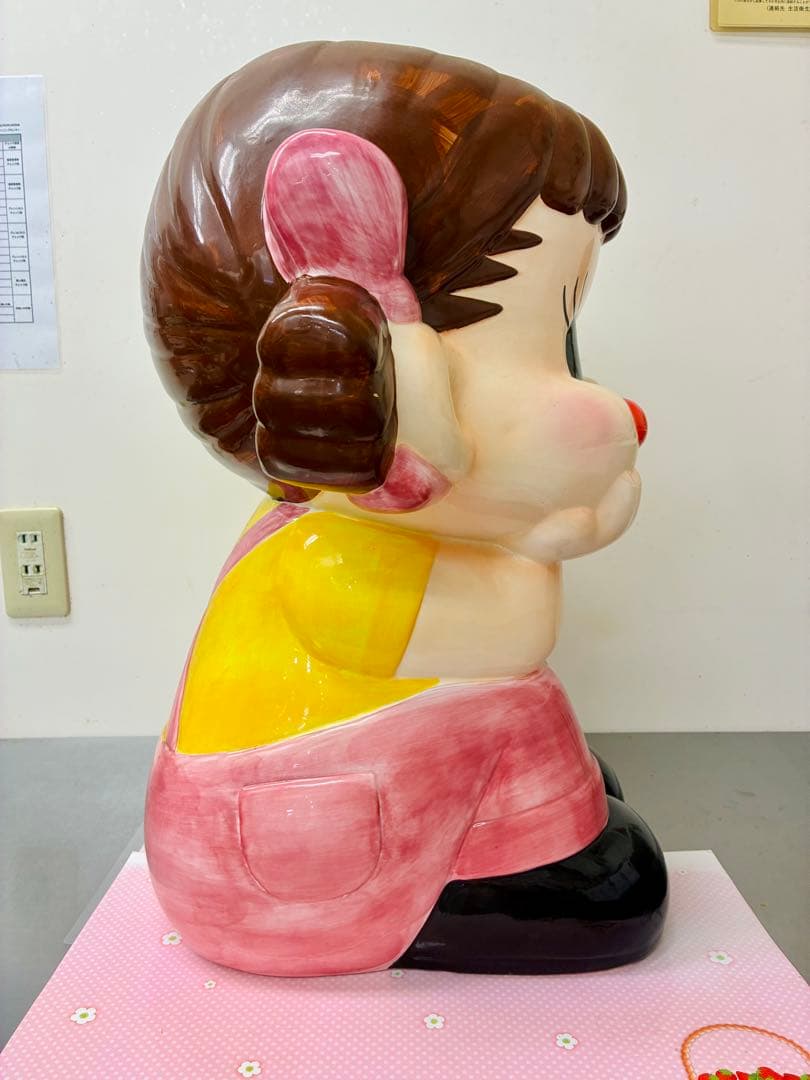 【超希少】ペコちゃん　陶器製　特大人形　非売品