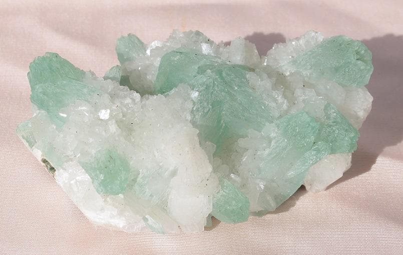 グリーンアポフィライト/ホワイトスティルバイト・原石ga13