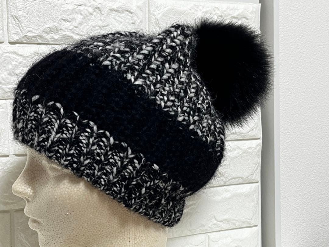 【モンクレール/MONCLER】クリーニング済✨　ビーニー　ニット帽　ポンポン付