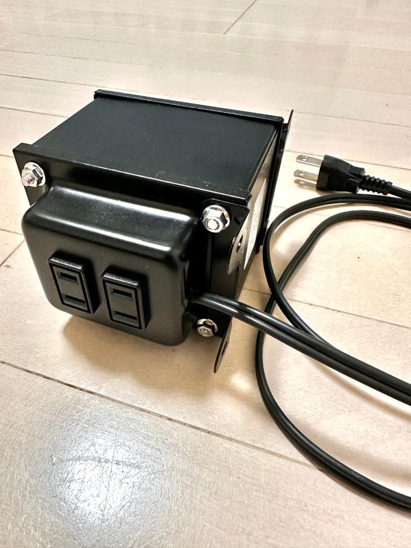 【完動品】SH(サウンドハウス) SU-10　昇圧トランス 1.0KVA