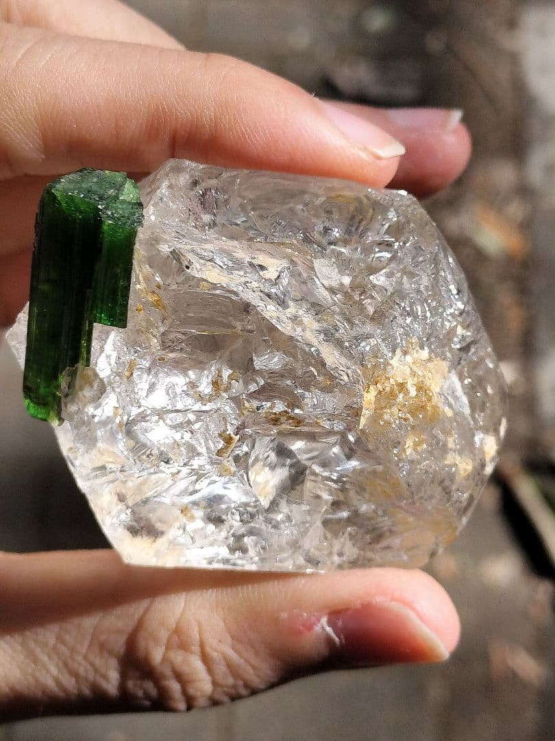 【奇跡的共演】グリーントルマリンオンクォーツ