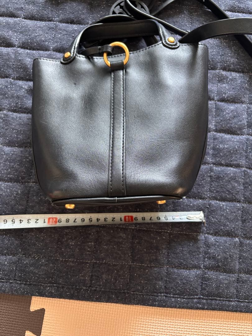 美品　Tory Burch ブラック　レザー　ショルダーバッグ