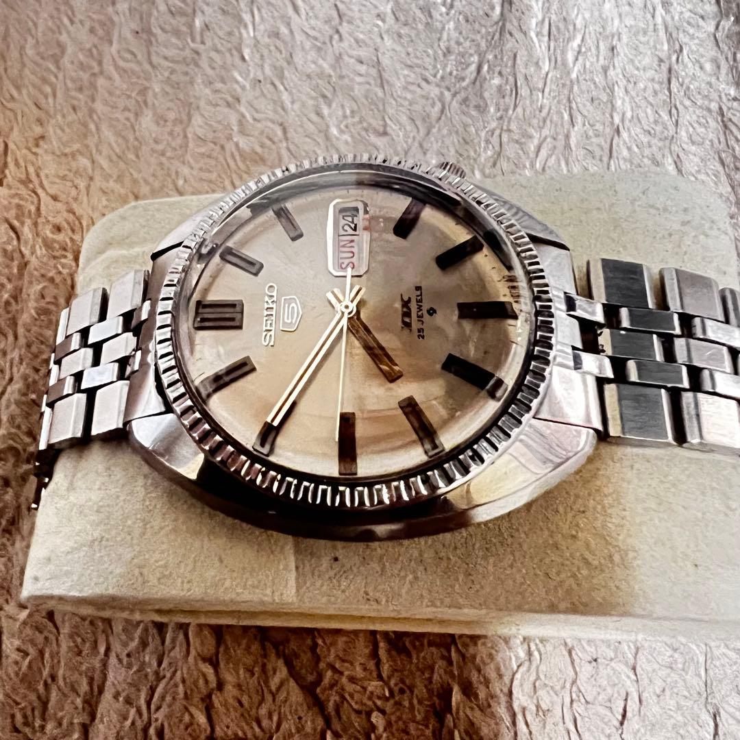 希少　美品稼働 ビンテージ時計6106-8141