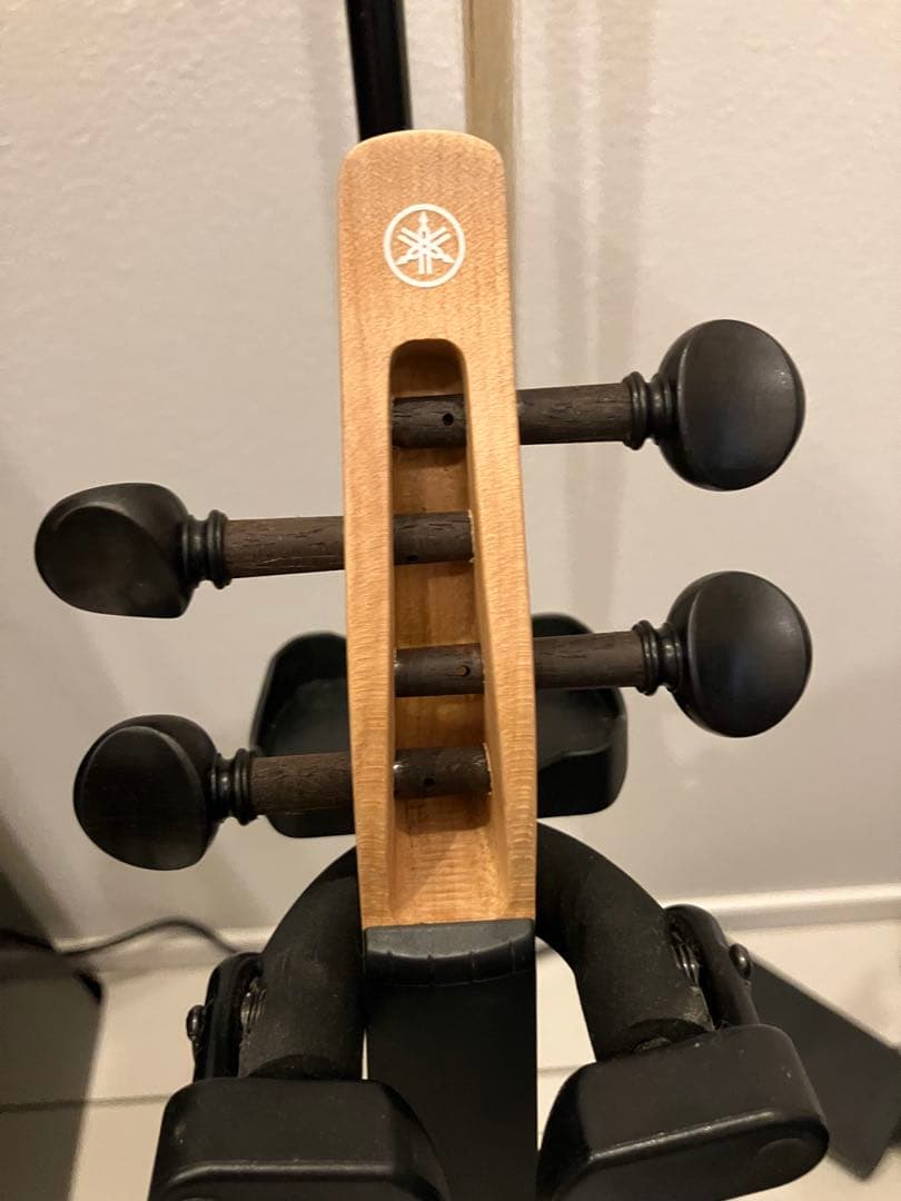 YAMAHA YEV104 エレクトリックバイオリン　スタンド付属