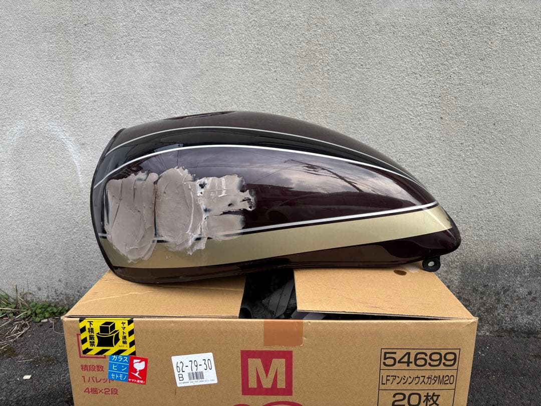 Kawasaki ゼファー750タンク ダークブラウン/ゴールド