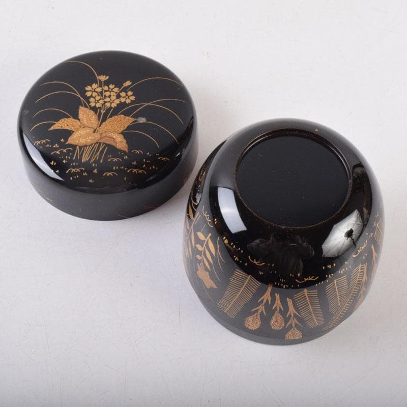 茶道具　黒塗　四季花草蒔絵　棗　共箱　V　8530