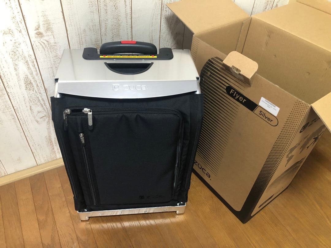 Zucaキャリーケース シルバー/ブラック