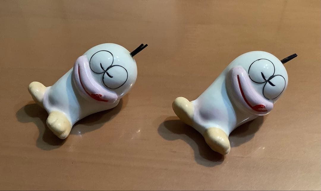 寝そべりQ太郎　陶器フィギュア 2個セット　レアグッズ