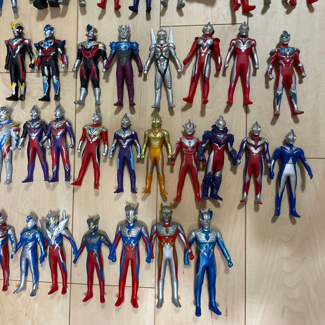 ウルトラマンフィギュア、その他ヒーロー130体ほど
