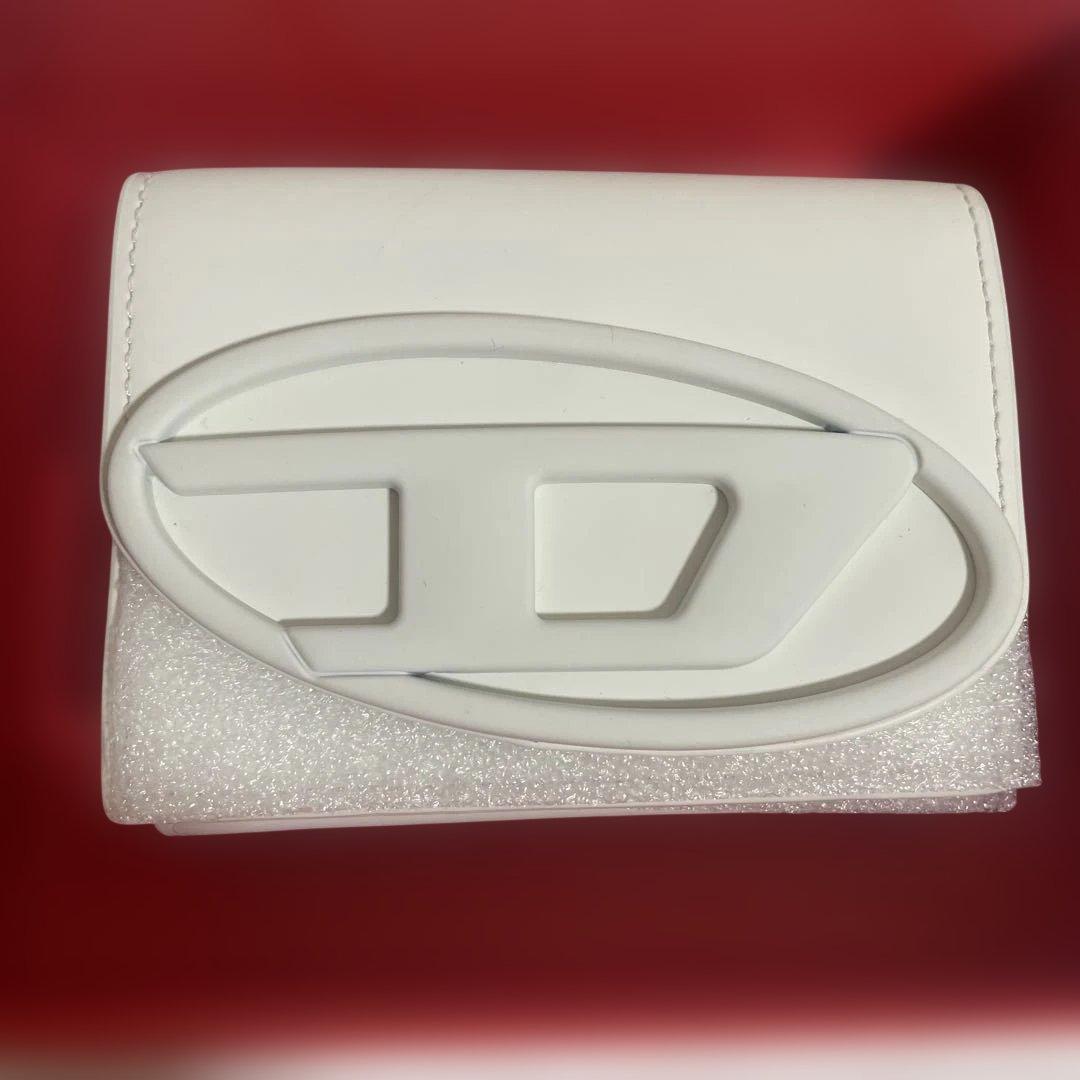 新品 DIESEL ホワイト 三つ折り財布 09887