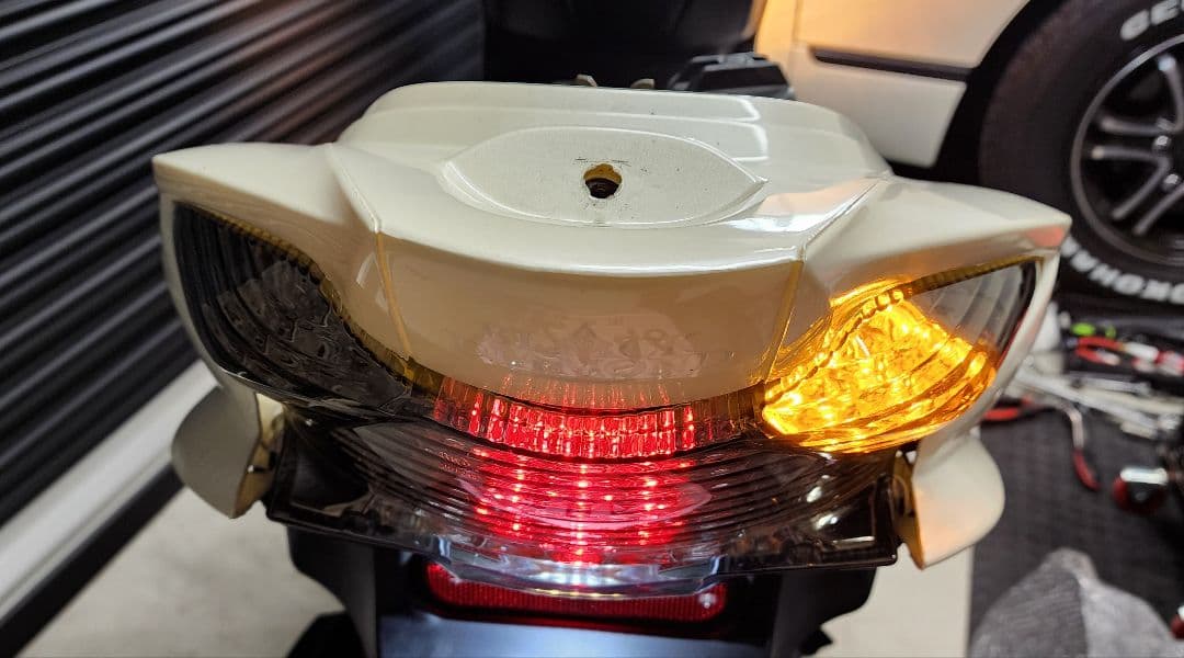 address アドレスv125s LEDテールランプ　ブレーキ (スモーク)