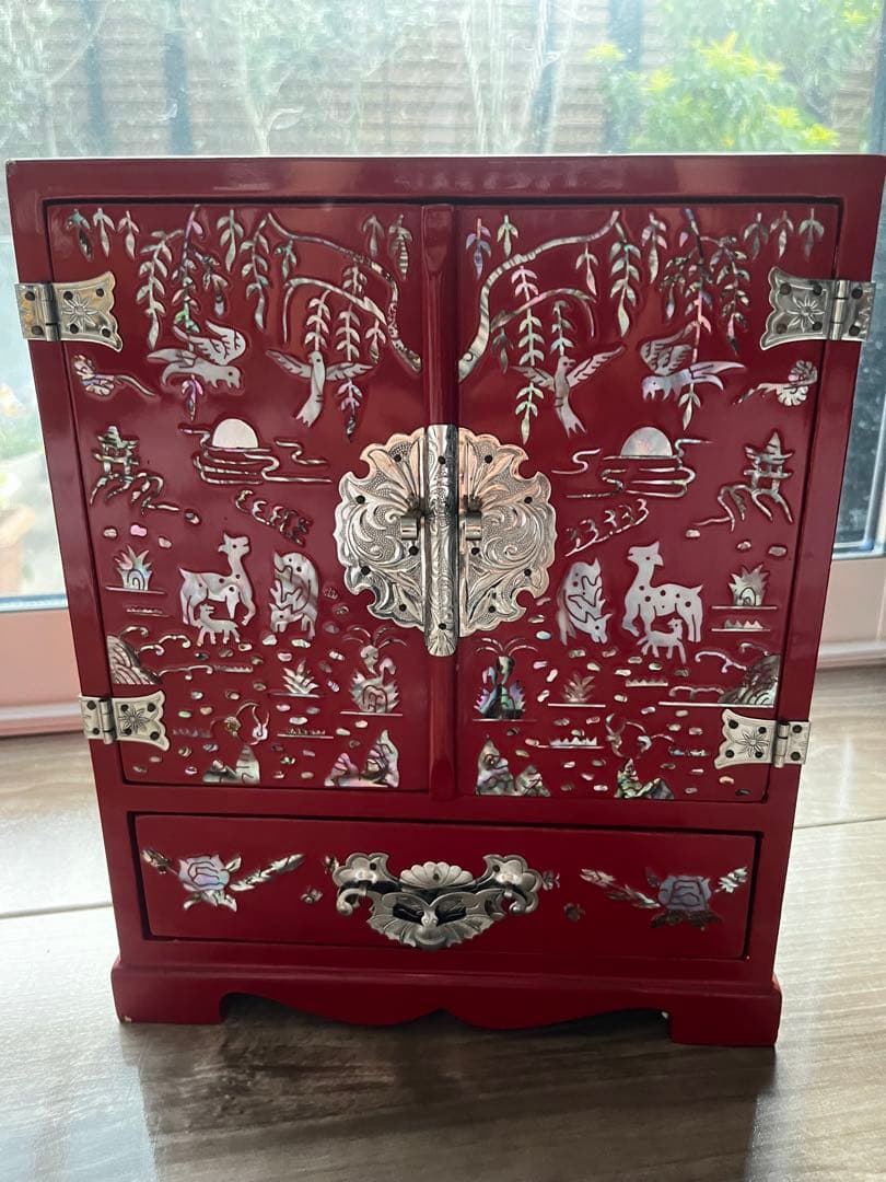 ◆韓国螺鈿細工 カギ付き 小物入れ 宝石箱 漆器 木製 引き出し (2つ)