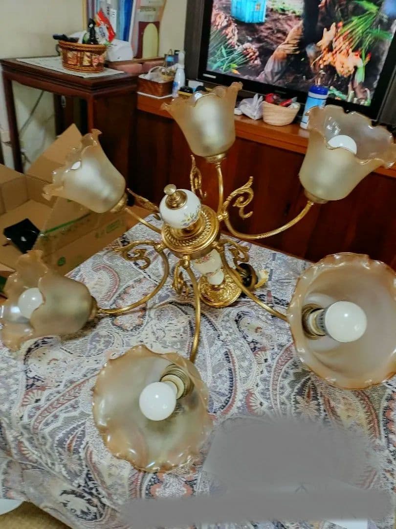 フラワーモチーフ6灯シャンデリア 必ずコメントをごらんください