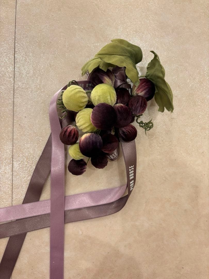 月*野様 PINK HOUSE 葡萄モチーフコサージュ