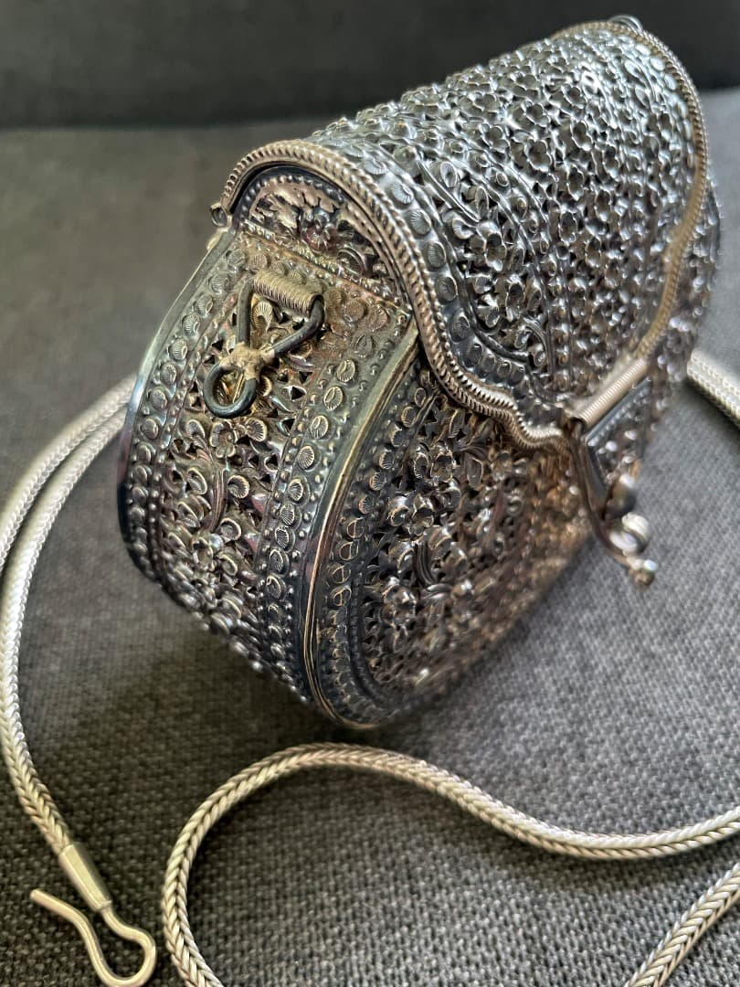 ビンテージ シルバー 丸型 クラッチバッグ