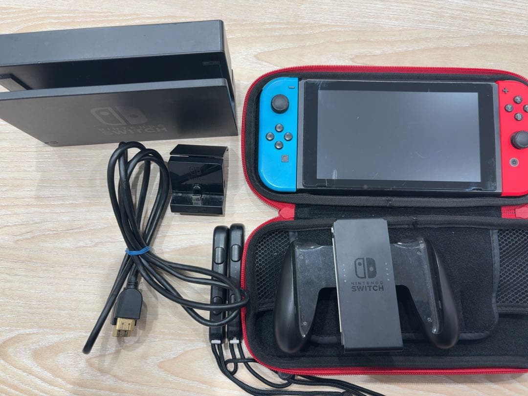 Nintendo Switch 本体 青/赤 初期化済
