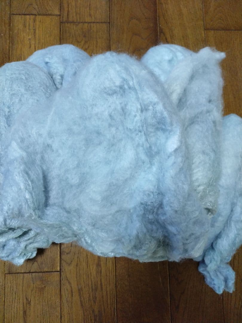 絹藍染めと草木染めの袋真綿1460g