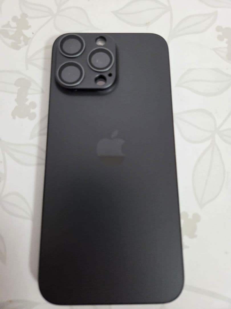 Apple iPhone 15 Pro Maxブラックチタニウム 本体